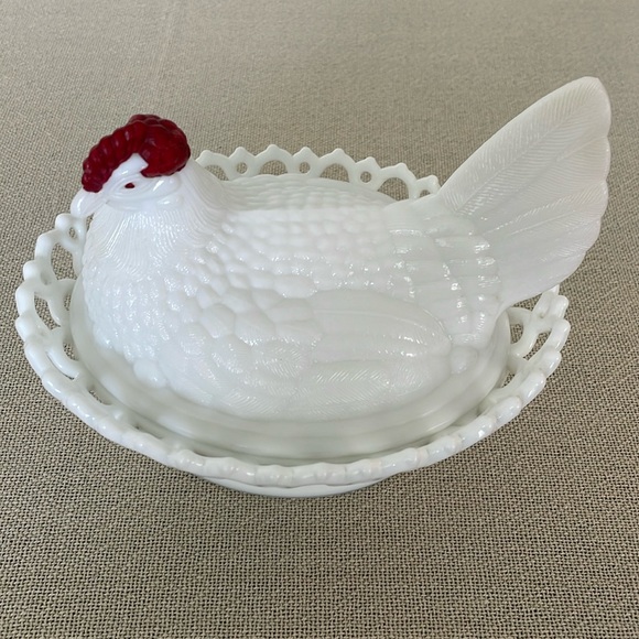 Westmoreland Milk Glass Hen on Bowl - Picture 8 of 9